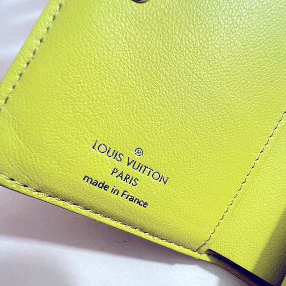 RARE LV Lou Coussin Wallet in Acid Green Authentic Louis Vuitton RFID Microchip - Picture 3 of 7